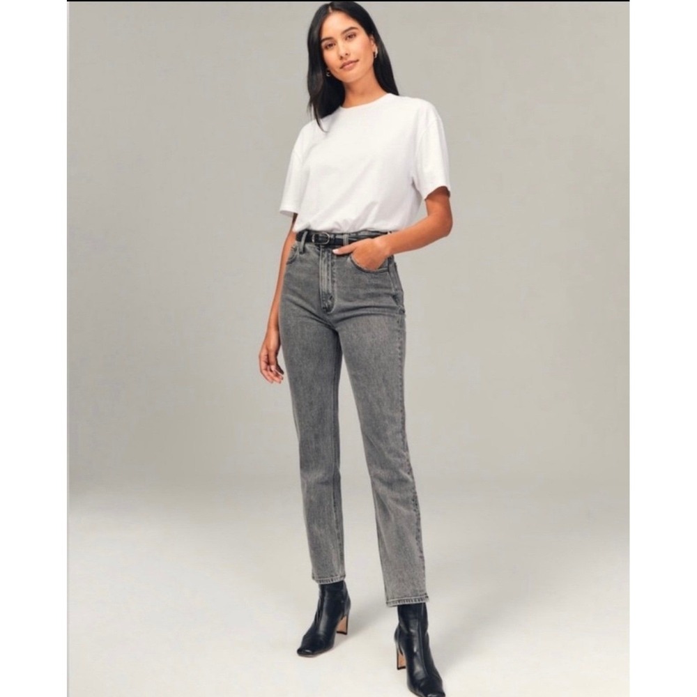 Abercrombie & Fitch Ankle Straight Ultra High Rise Jeans Washed Grey 26/2
